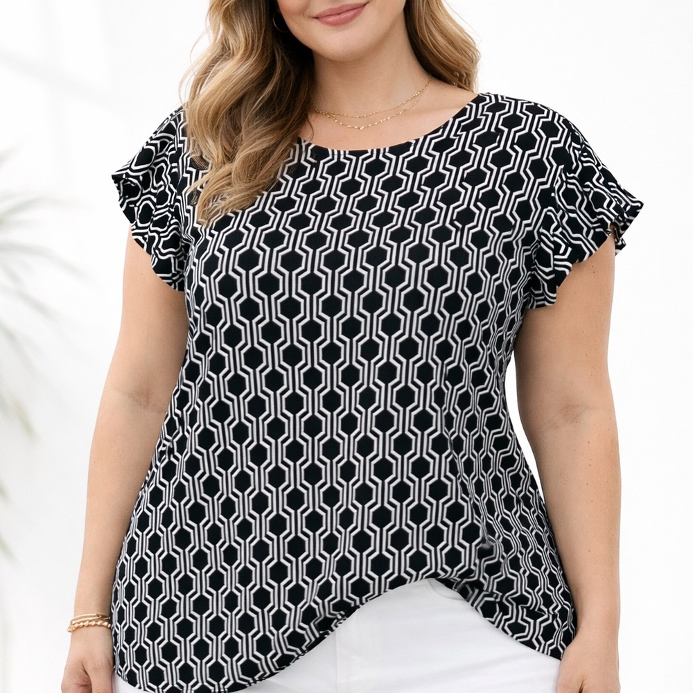 Jules & Leopold Black & White Geometric Short Sleeve Blouse
